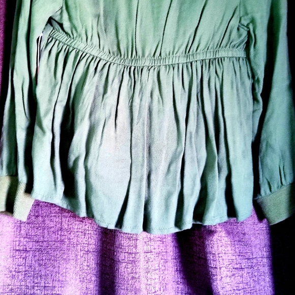 NWT with DEFECT, Two-Piece Tee and Jacket Set - Picture 6 of 11